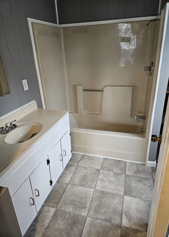 Photo - *Knoxville 37914 - Cozy 3 bedroom, 1.5 bath with bonus room & walk-out basement. Call Brad Croisd...