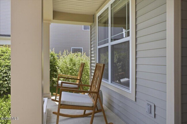 Photo - 11 Outlook Ave
