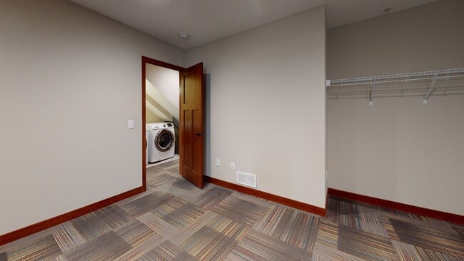 Photo - 915 7th St SE Unit 1