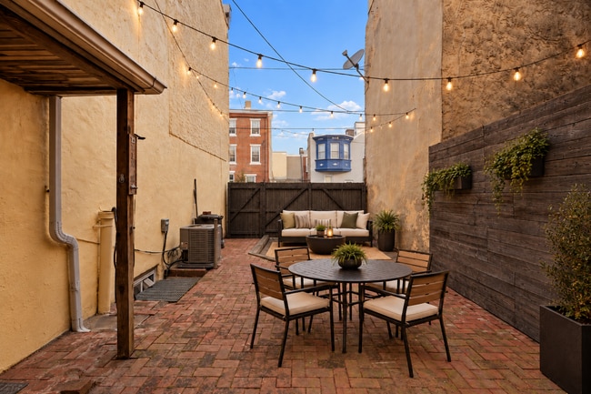 246 E Thompson St