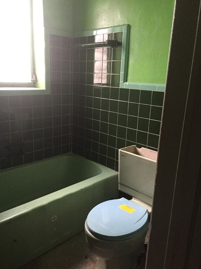 Photo - Large 3-2 with a carport