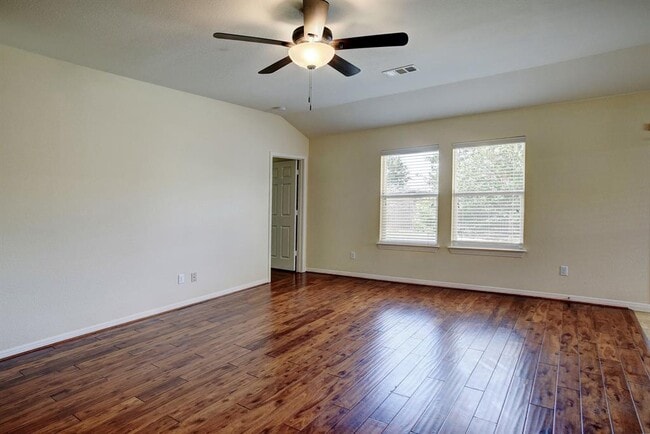 Photo - 208 Wildcat Dr