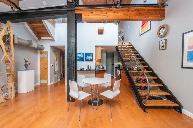 Photo - 1250 Powell St