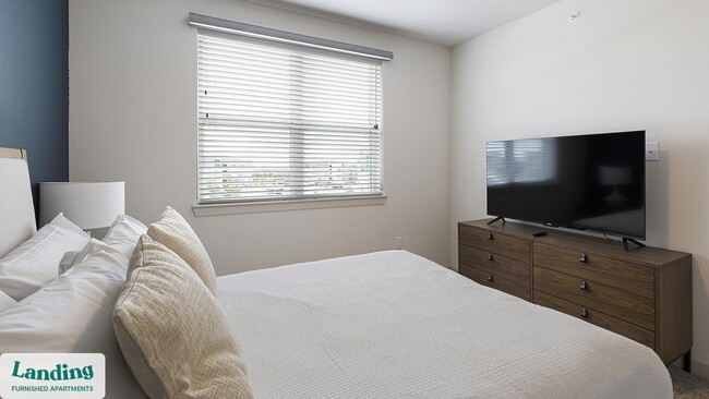 Photo - 255 Williamsburg Pkwy Unidad G301