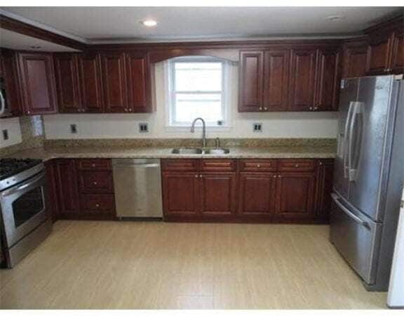 Photo - 254 Broadway