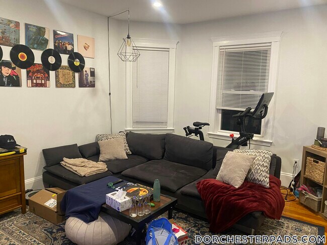 Photo - 68 Bakersfield St Unit 1