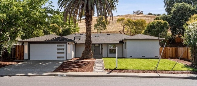 Building Photo - 3613 Perada Dr Rental