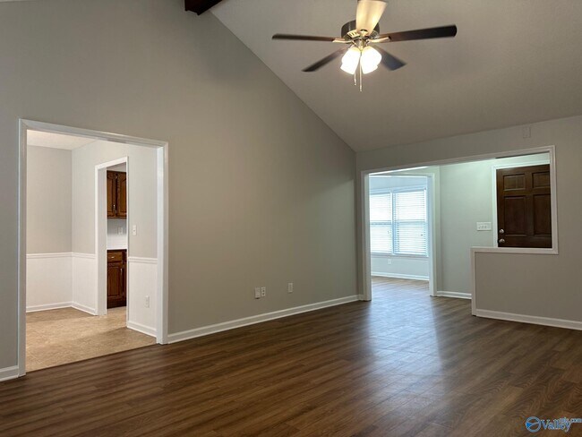 Photo - 101 Springfield Ln