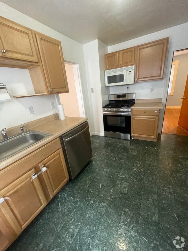 Building Photo - 161 Albion St Unit 2 Rental
