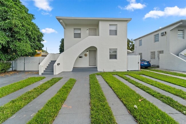 Photo - 255 Beacom Blvd Unit Downstairs