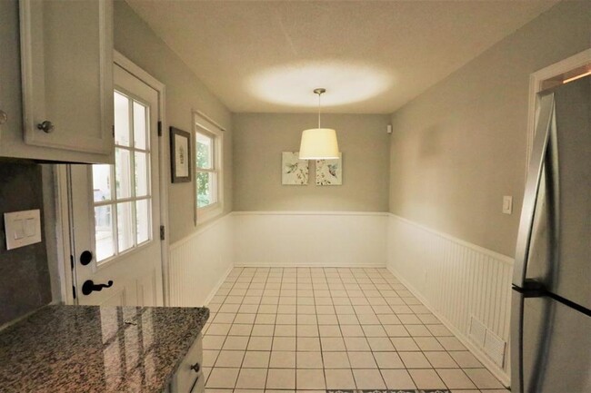 Photo - 6075 Harleston Rd NE