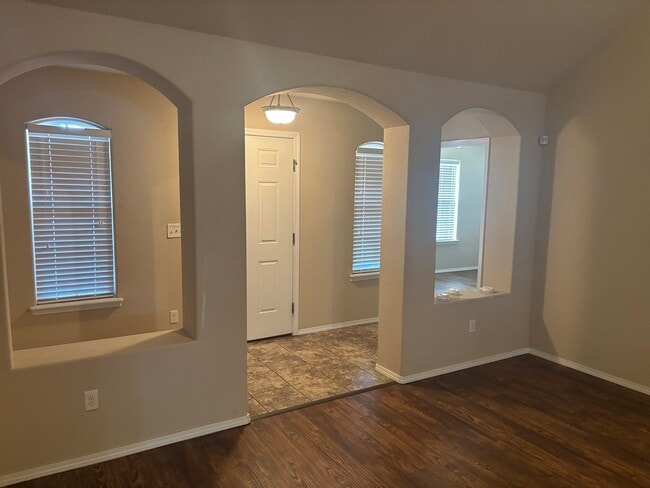 Photo - 630 Saddlehorn Dr