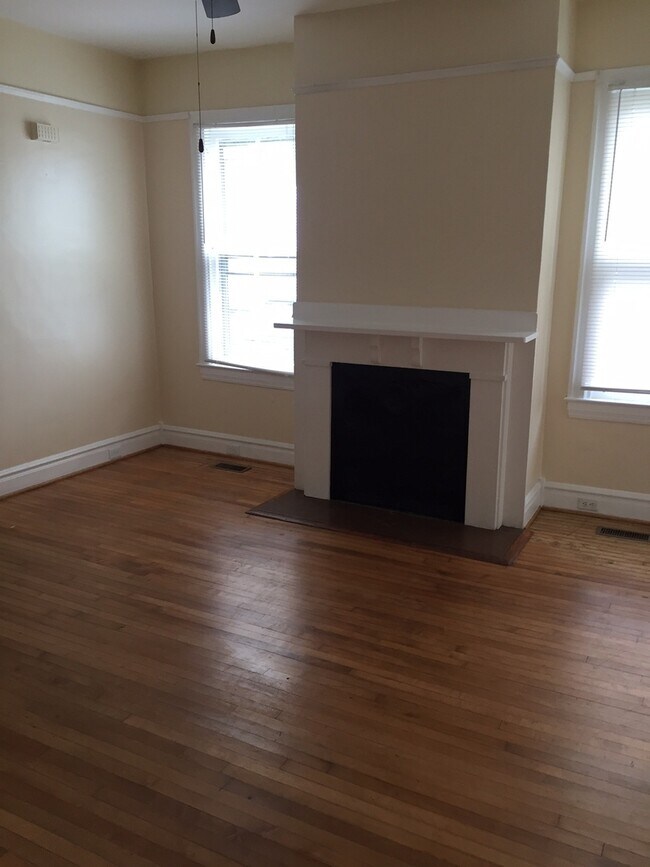 Photo - McCarty_Broad St Duplex_505-507 Unidad 507