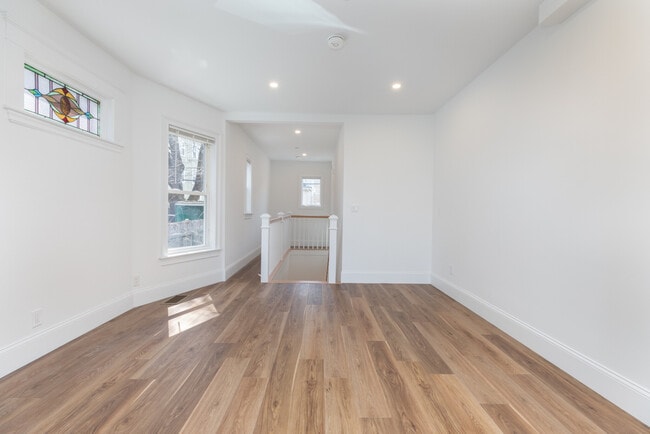 Photo - 143 E Cottage St Unit #1