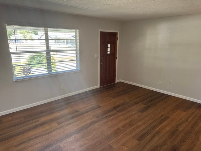 Photo - 438 80th Ave N