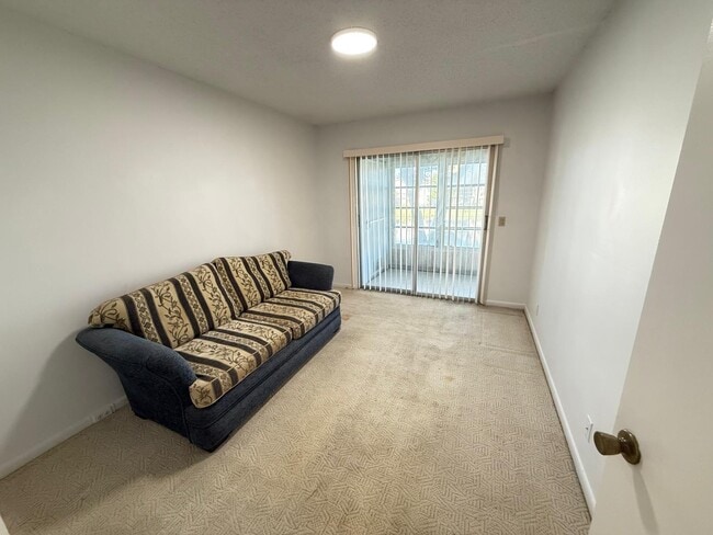 Photo - 360 Fanshaw I