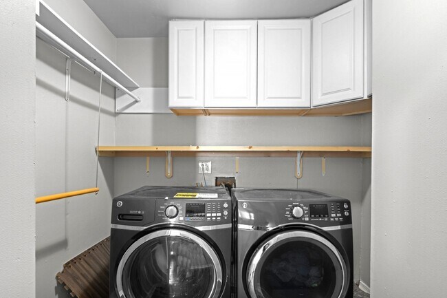 Building Photo - 13910 Ella Lee Ln