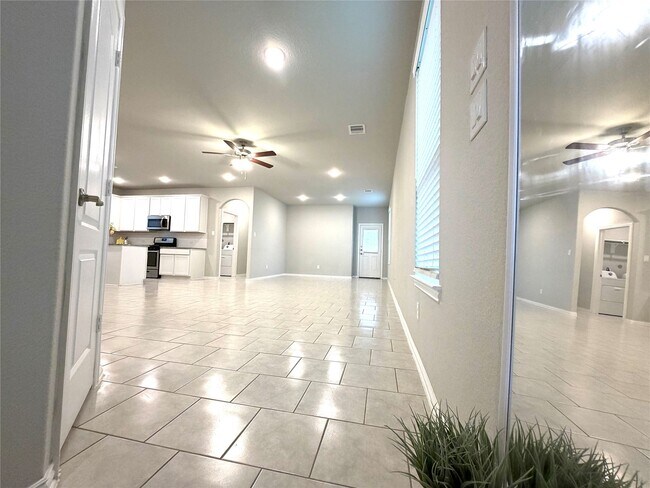 Photo - 31755 Wellington Pass