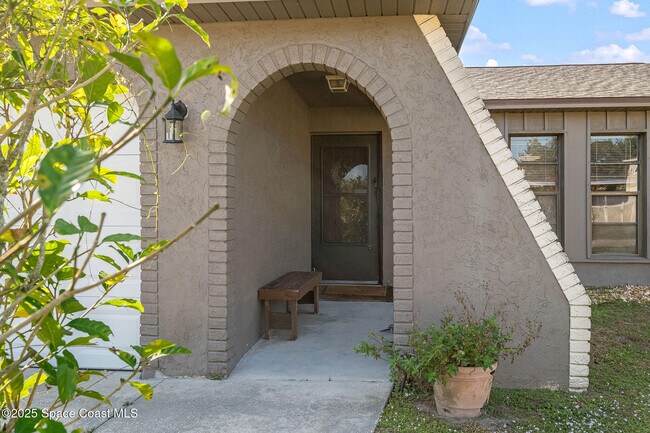 Building Photo - 115 Angelo Rd SE