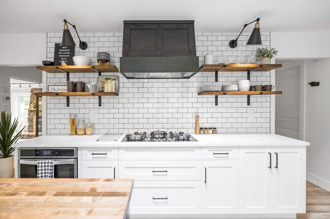 Photo - 26450 Ferguson Av