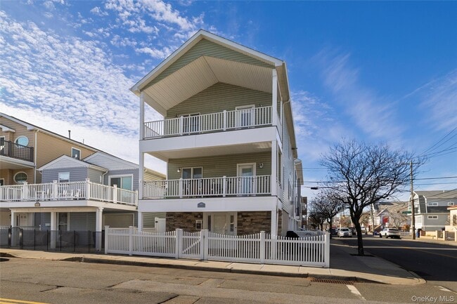 Photo - 105 Arizona Ave