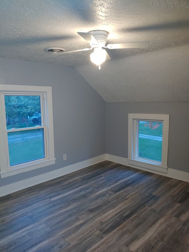 Photo - 102 E Hamilton St Unit 102-1/2 E. Hamilton Up