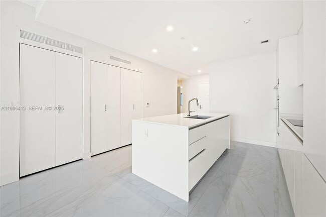 Photo - 700 NE 24th St Unit 702