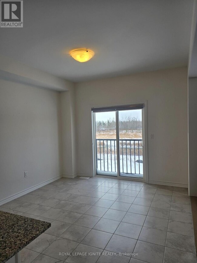 Photo - 387 Russell St