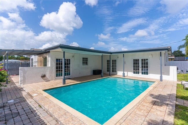 Building Photo - 6452 Custer St