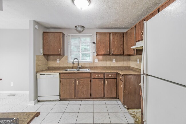 Photo - 1379 Robin Hill Dr