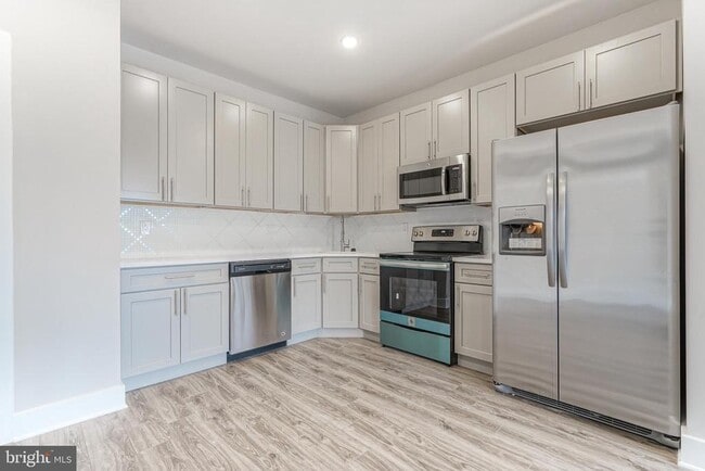 Photo - 2162 E Norris St Unit 303