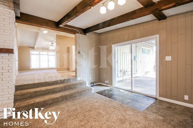 Photo - 2305 NE 61st St