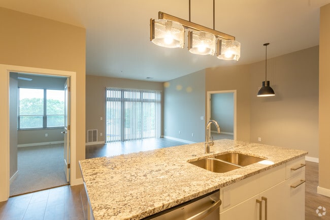 2BR, 2BA - C1