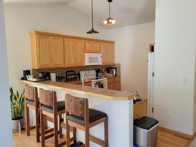 Photo - 456 Lavastone Ave