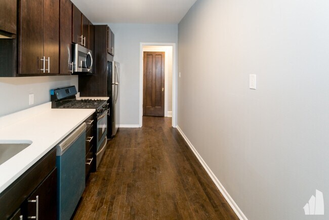 Photo - 5306 N Ashland Ave Unidad 2