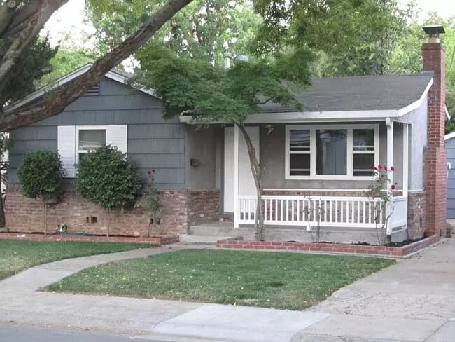 Building Photo - Charming Home Available in Tahoe Park!