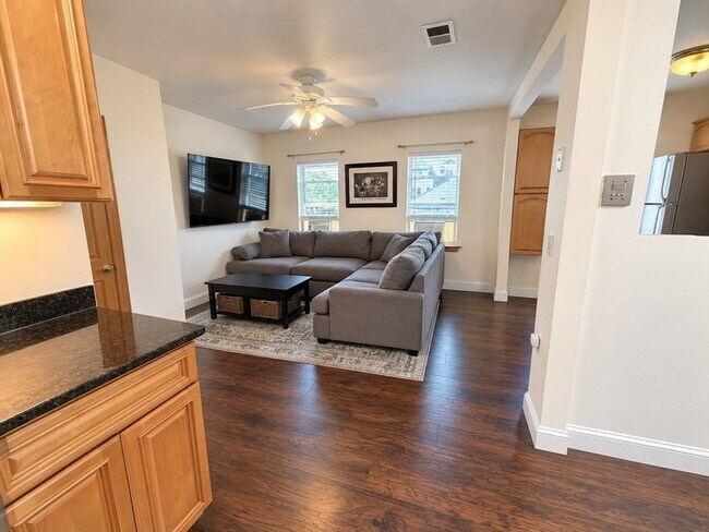 Photo - 3 K St Pl Unit 3