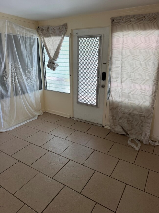 Photo - 820 SW 1st Pl