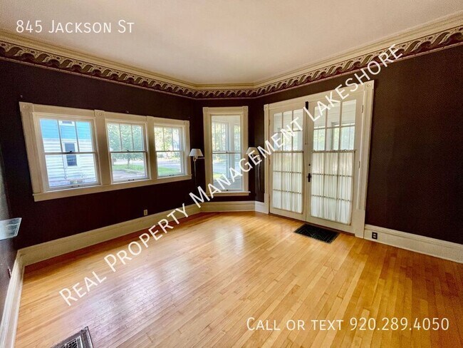 Photo - 845 Jackson St