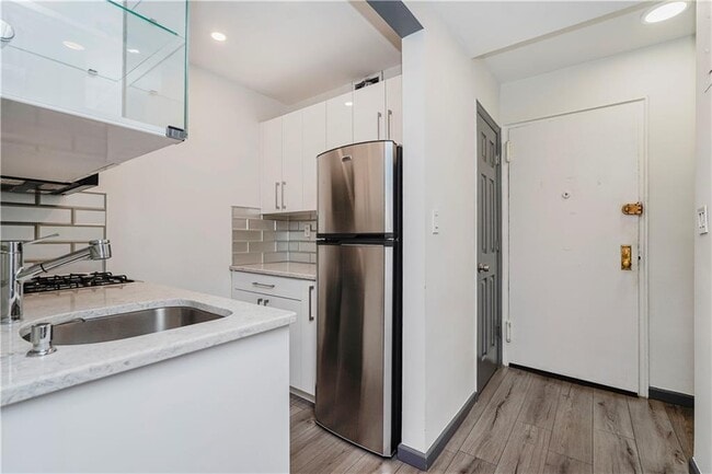 Photo - 1237 Avenue Z Unit F2