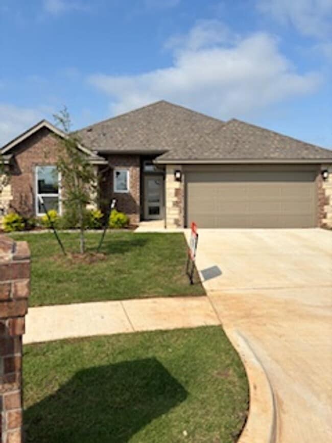 Building Photo - 1st Month Free! Rental