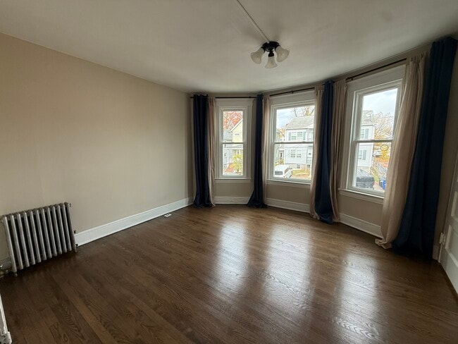 Building Photo - 38 Duke St Unit 38 Duke Street Fl 2