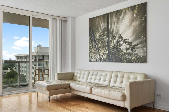 Photo - 5599 Collins Ave Unidad SI ID1475832P