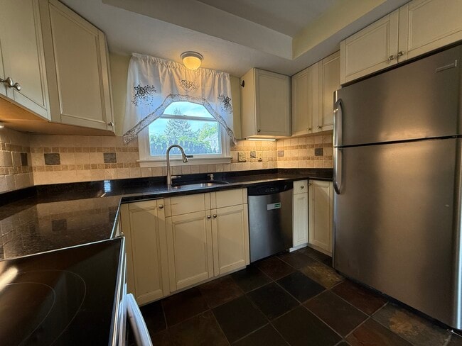 Photo - 947 Washington St Unit 2