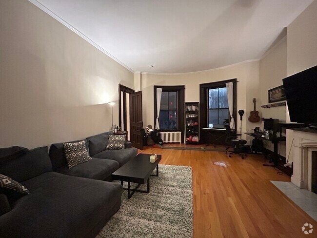Building Photo - 74 Commonwealth Ave Unit 6 Rental