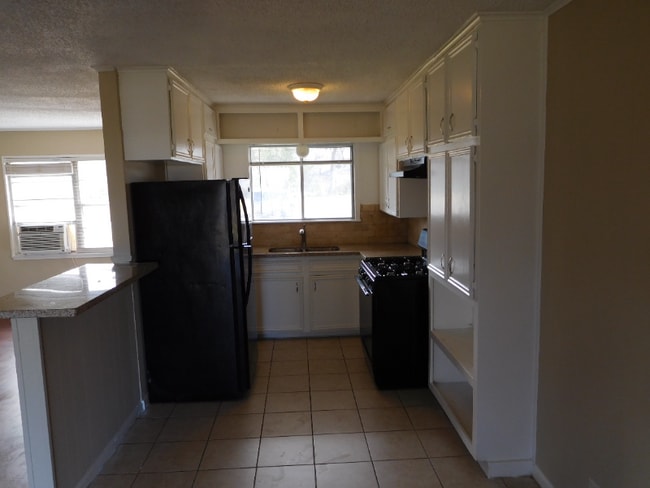 Photo - 714 Temple Cir