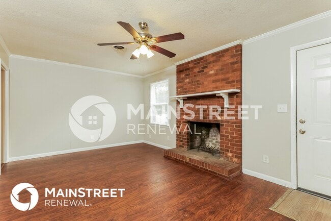 Photo - 2349 Swindon Ln