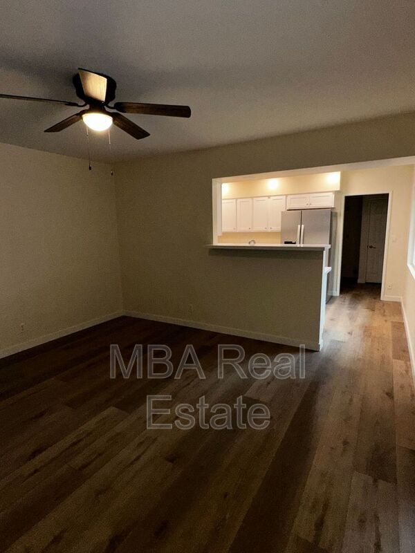 Photo - 660 W Erie St