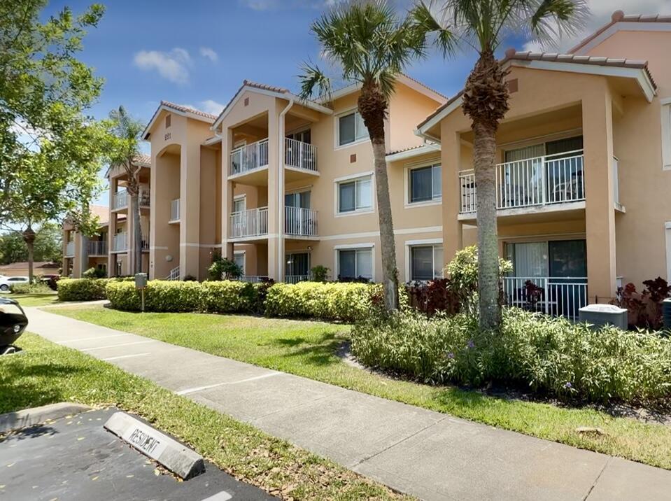 Photo - 221 SW Palm Dr Unit 108