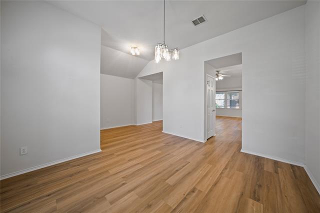 Photo - 3904 Oakhurst Ln